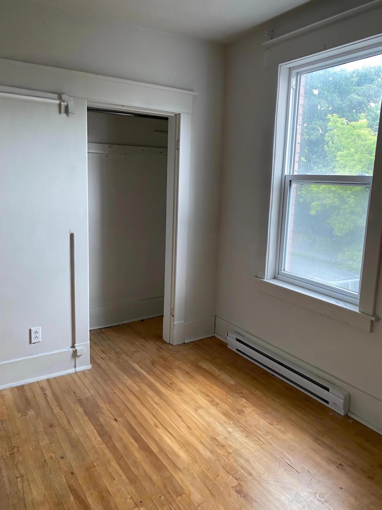 233 Rue King E, Sherbrooke, QC J1G 1A7 — photo 2