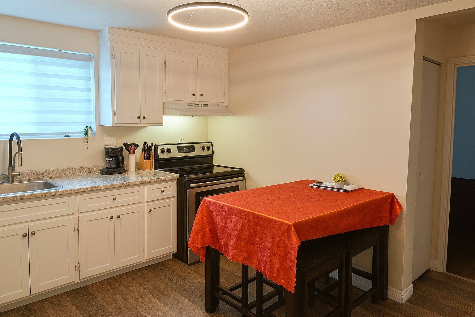 945 Rue Papineau #2, Sherbrooke, QC J1E 1Z4 — photo 2